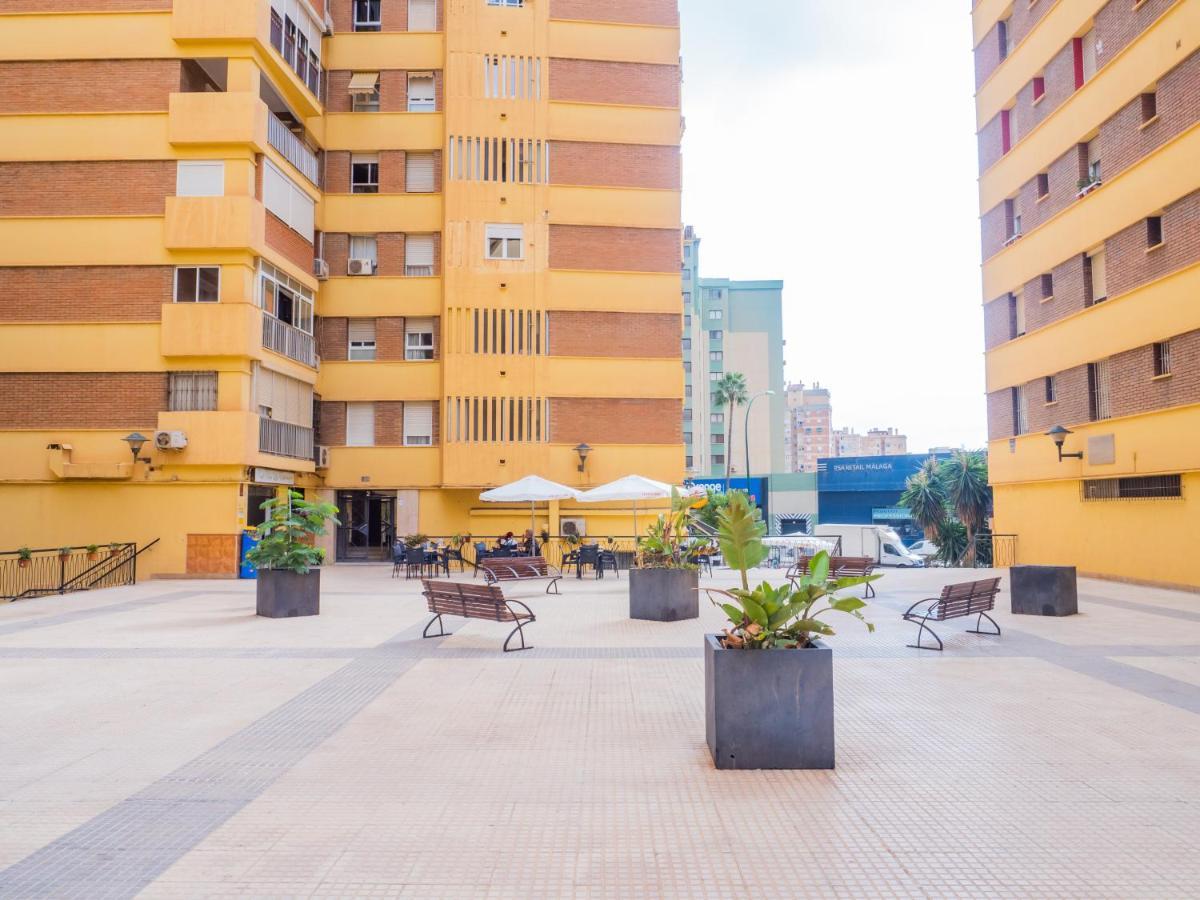 Cubo'S Urban Studio Turisbelen Малага Экстерьер фото