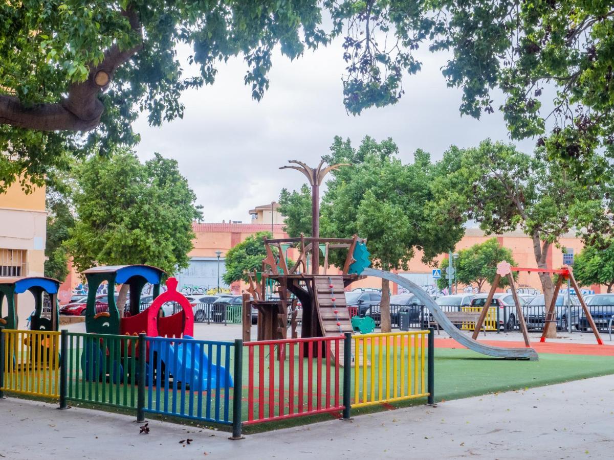 Cubo'S Urban Studio Turisbelen Малага Экстерьер фото